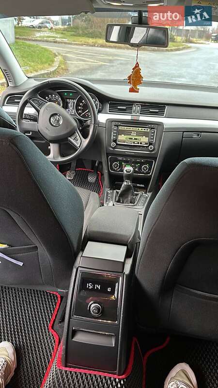 Универсал Skoda Superb 2015 в Ужгороде