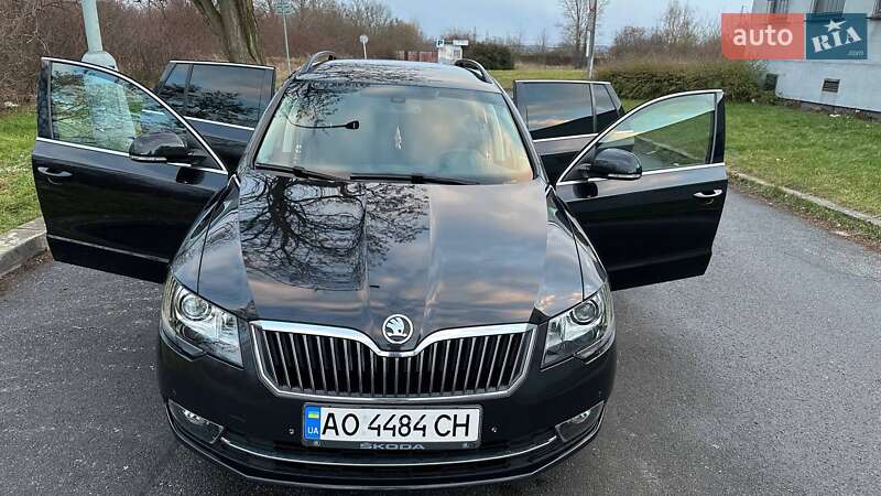 Универсал Skoda Superb 2015 в Ужгороде