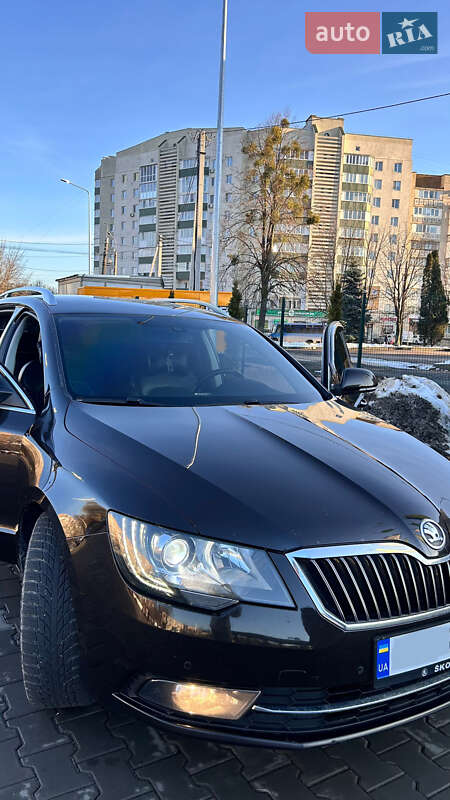Универсал Skoda Superb 2014 в Луцке