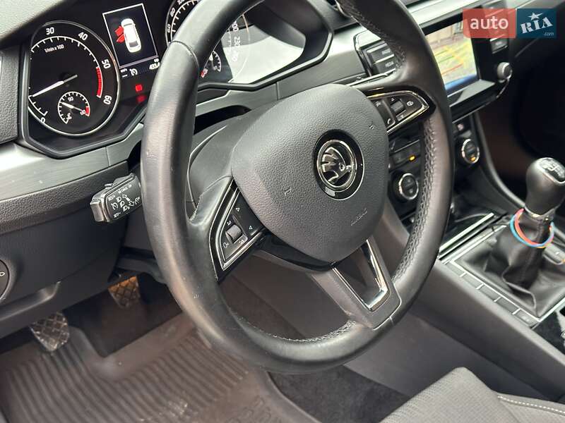Універсал Skoda Superb 2015 в Снятині