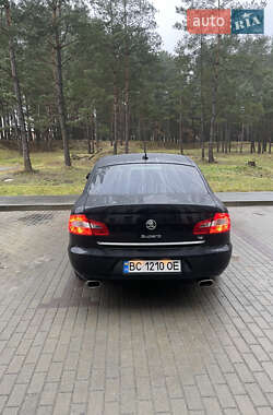 Седан Skoda Superb 2009 в Новояворовске