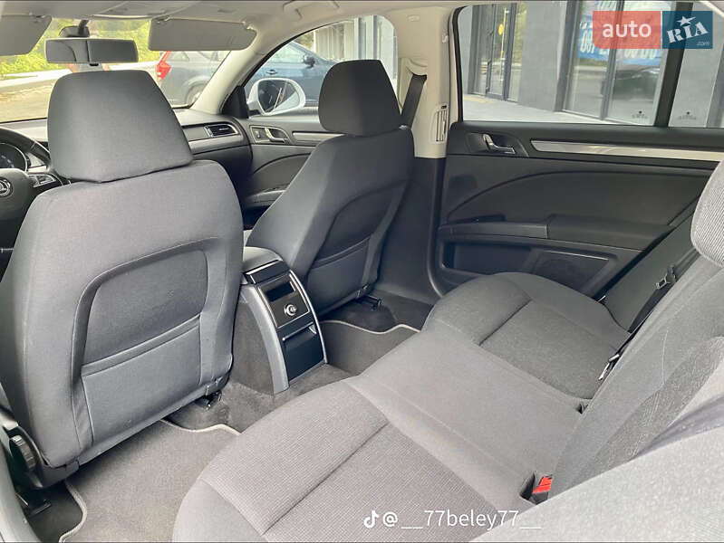 Лифтбек Skoda Superb 2013 в Хусте