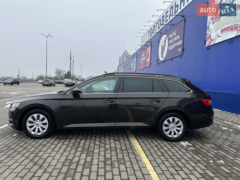 Універсал Skoda Superb 2021 в Нововолинську