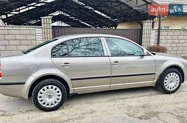 Лифтбек Skoda Superb 2007 в Каменском