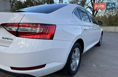 Ліфтбек Skoda Superb 2015 в Павлограді