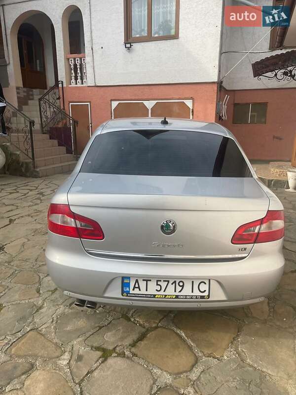 Лифтбек Skoda Superb 2012 в Надворной