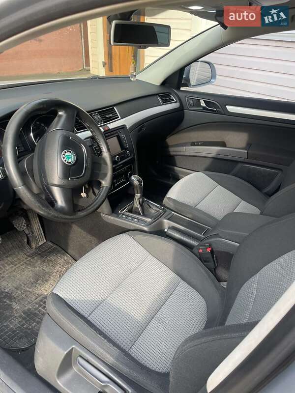 Лифтбек Skoda Superb 2012 в Надворной