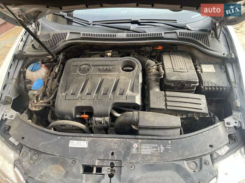 Лифтбек Skoda Superb 2012 в Надворной
