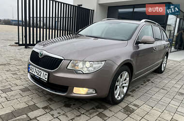 Універсал Skoda Superb 2010 в Ужгороді