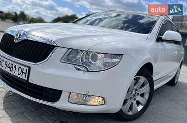 Універсал Skoda Superb 2011 в Дрогобичі