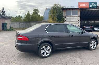 Ліфтбек Skoda Superb 2011 в 