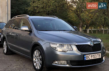 Универсал Skoda Superb 2010 в Радехове