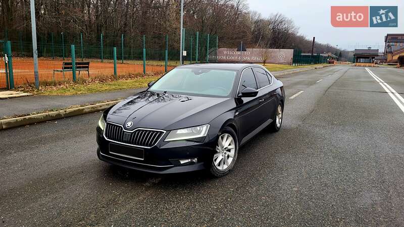 Ліфтбек Skoda Superb 2018 в 