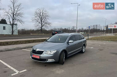 Універсал Skoda Superb 2012 в Рівному