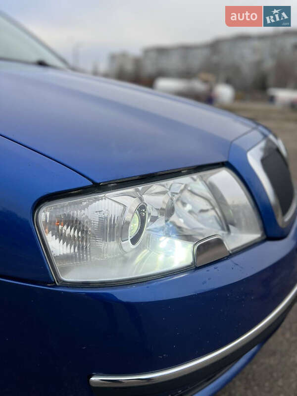 Ліфтбек Skoda Superb 2002 в Запоріжжі
