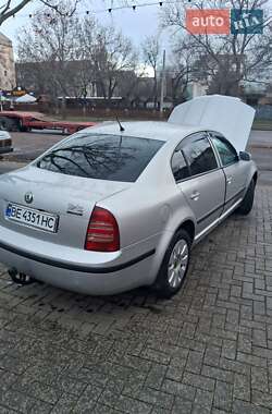 Лифтбек Skoda Superb 2005 в Николаеве