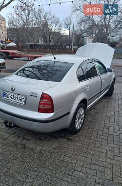Лифтбек Skoda Superb 2005 в 