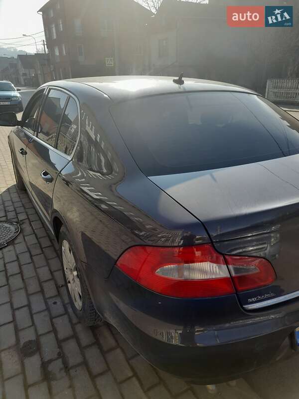 Лифтбек Skoda Superb 2010 в Залещиках