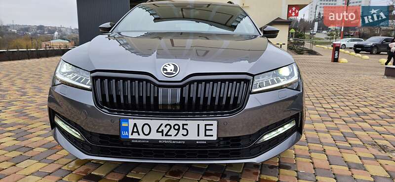Универсал Skoda Superb 2022 в Киеве