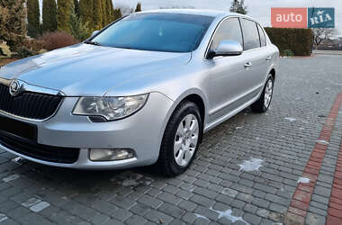 Лифтбек Skoda Superb 2010 в Львове