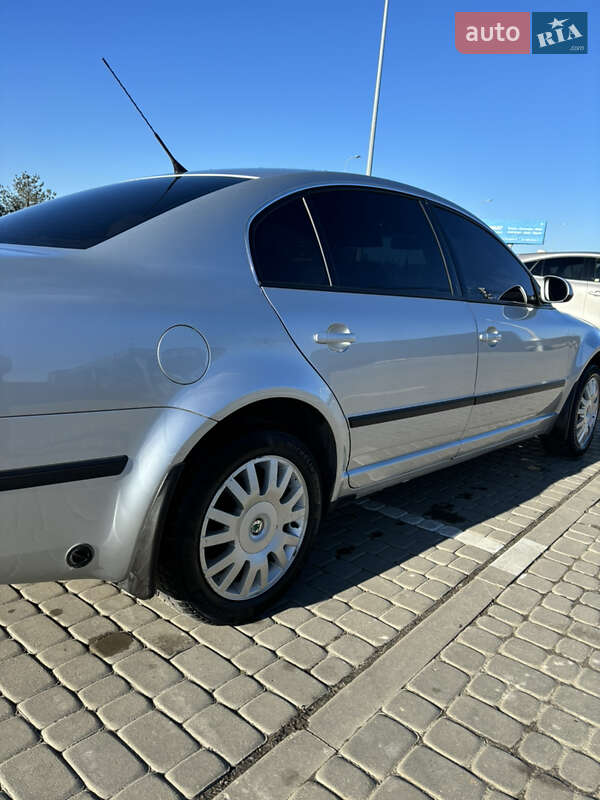 Ліфтбек Skoda Superb 2008 в Львові