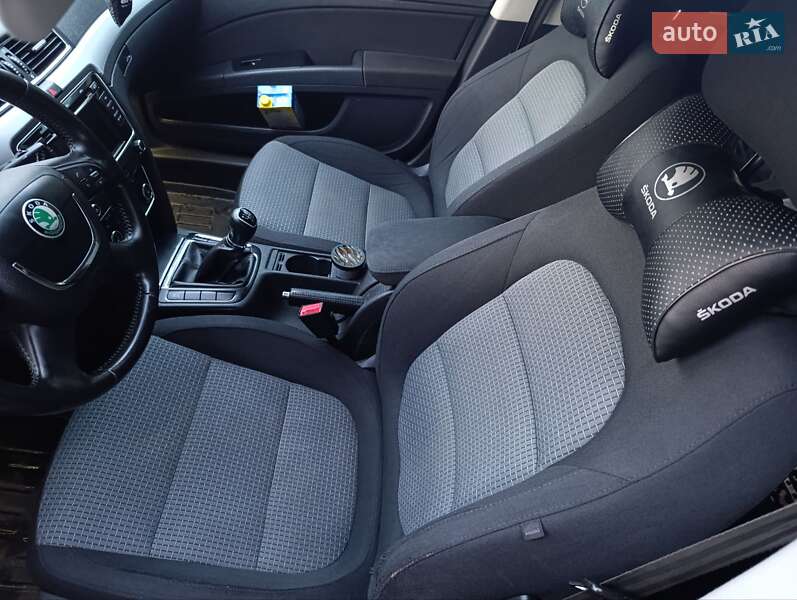 Универсал Skoda Superb 2013 в Ярмолинцах фото 12 Универсал Skoda Superb 2013 в Ярмолинцах