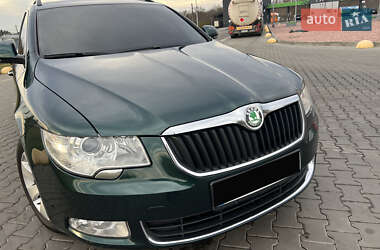 Універсал Skoda Superb 2011 в Луцьку