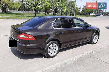 Лифтбек Skoda Superb 2012 в 