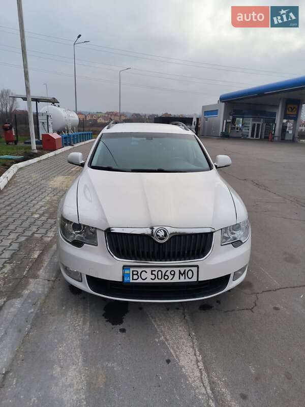 Универсал Skoda Superb 2012 в Львове