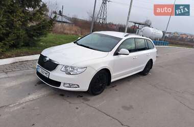 Універсал Skoda Superb 2012 в Львові