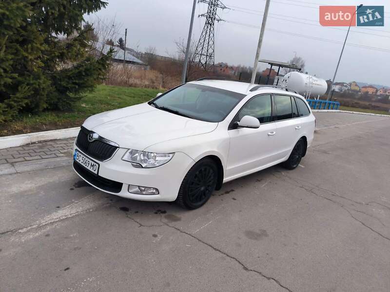 Универсал Skoda Superb 2012 в Львове