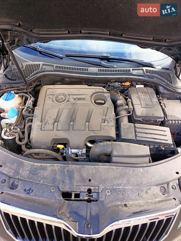 Універсал Skoda Superb 2014 в Харкові