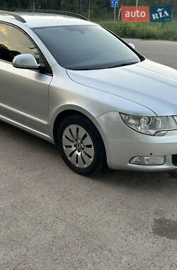 Універсал Skoda Superb 2012 в Прилуках