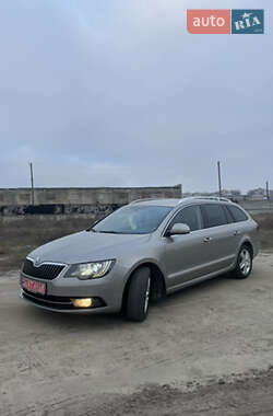 Універсал Skoda Superb 2015 в Житомирі