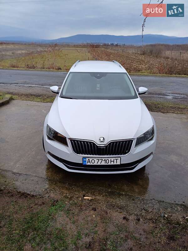 Универсал Skoda Superb 2015 в 