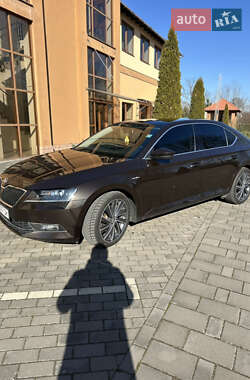 Лифтбек Skoda Superb 2016 в Берегово