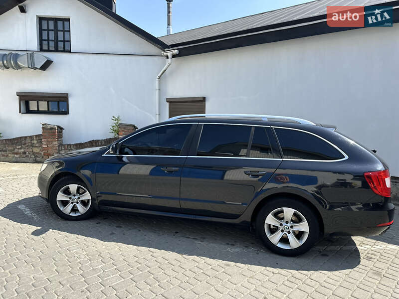 Универсал Skoda Superb 2012 в Долине