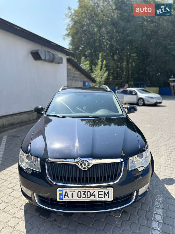 Универсал Skoda Superb 2012 в Долине