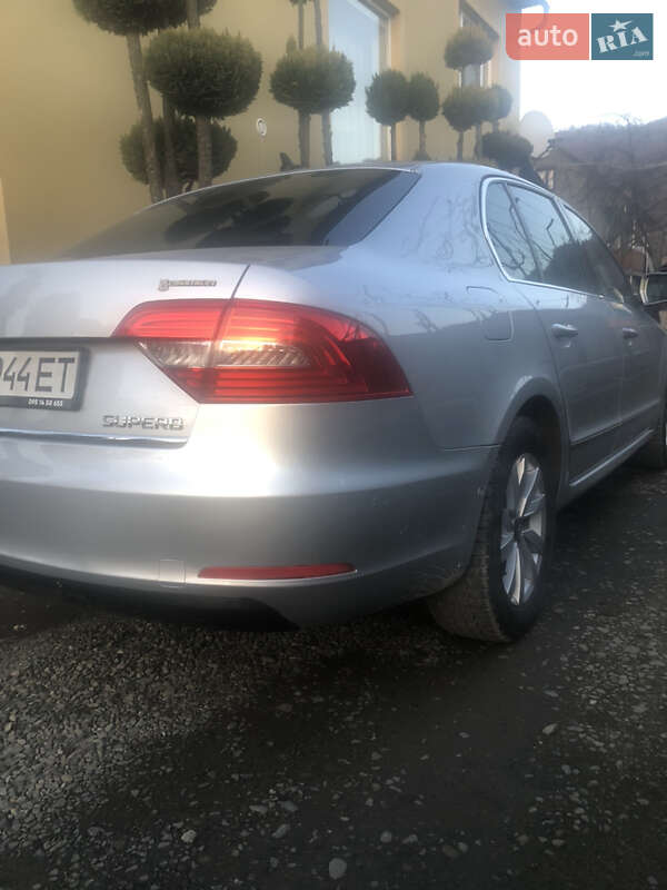 Лифтбек Skoda Superb 2014 в Тячеве
