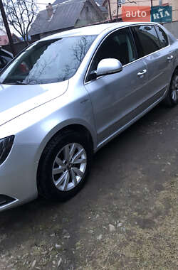 Лифтбек Skoda Superb 2014 в 