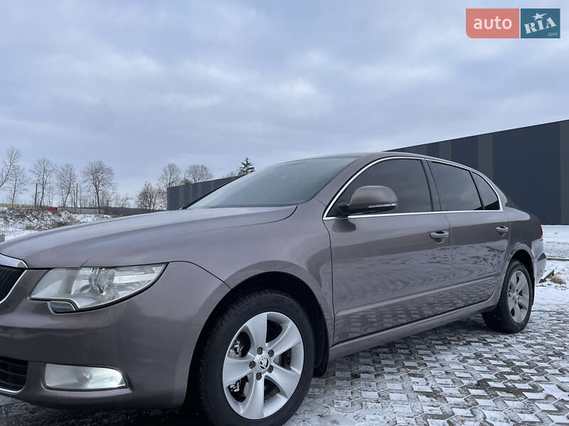 Лифтбек Skoda Superb 2012 в Хмельницком