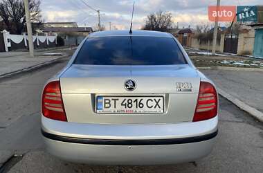 Лифтбек Skoda Superb 2002 в Николаеве