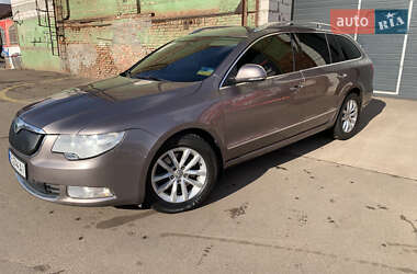 Универсал Skoda Superb 2011 в Кривом Роге