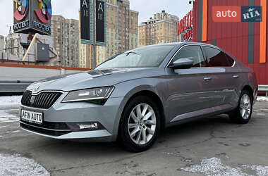 Лифтбек Skoda Superb 2016 в Киеве