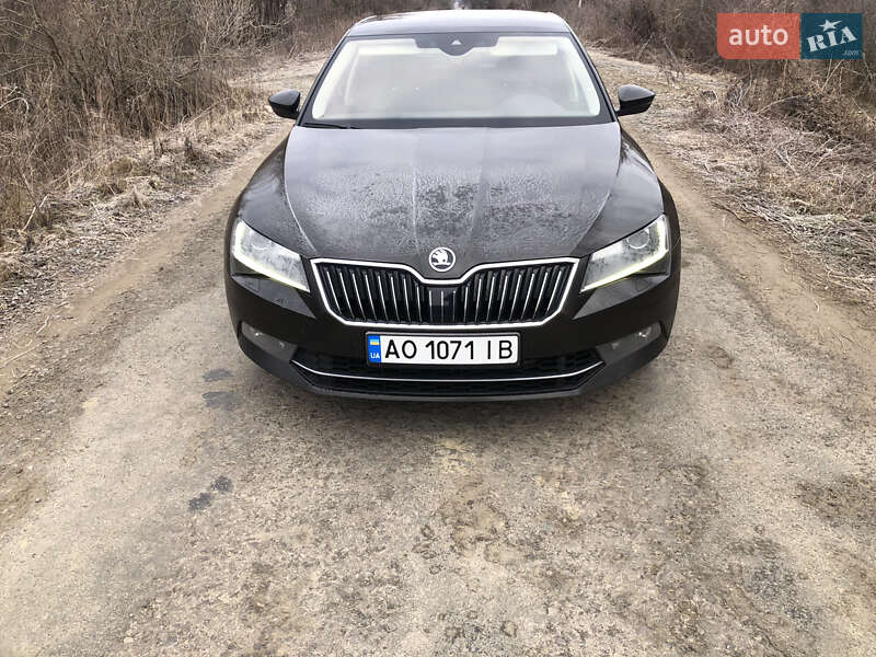 Лифтбек Skoda Superb 2017 в Перечине
