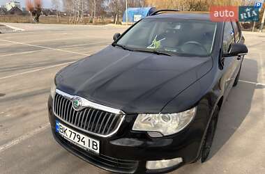 Универсал Skoda Superb 2013 в Ровно