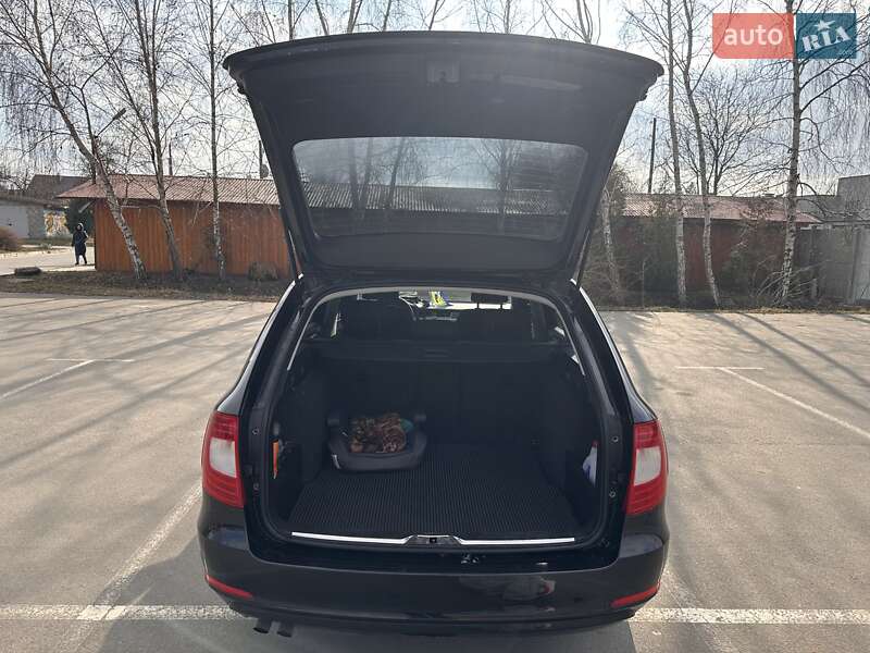 Универсал Skoda Superb 2013 в Ровно