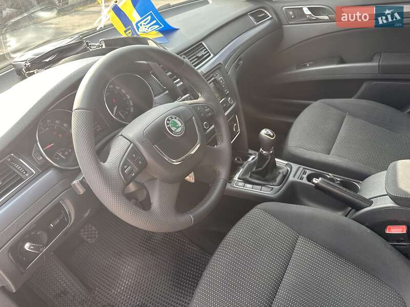 Универсал Skoda Superb 2013 в Ровно