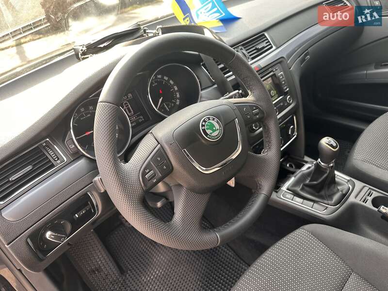 Универсал Skoda Superb 2013 в Ровно