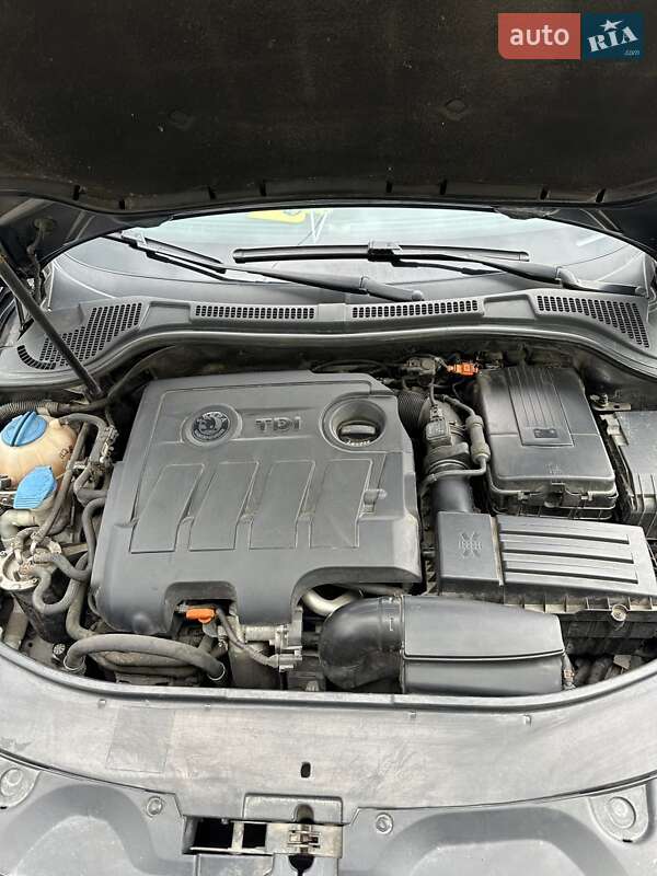 Универсал Skoda Superb 2013 в Ровно